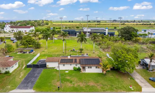 360 Kismet Avenue, Pahokee, FL 33476