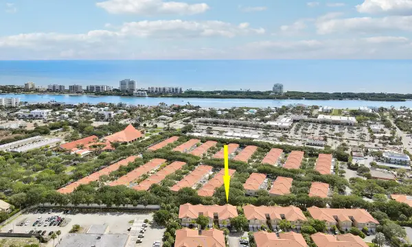 104 Lighthouse Circle H, Tequesta, FL 33469