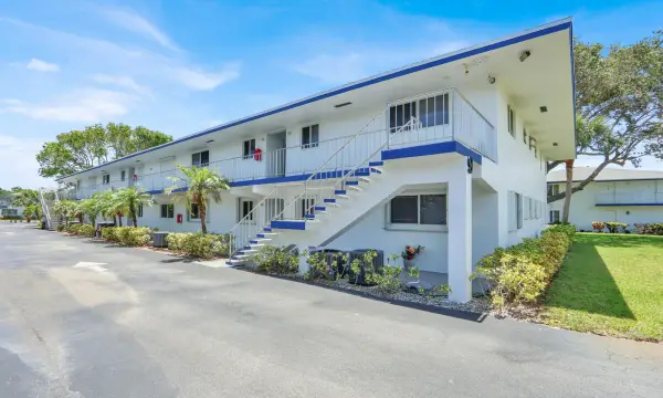 9 Westwood Avenue 102b, Tequesta, FL 33469, Tequesta, FL, 33469
