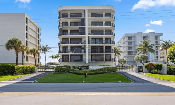 4000 S Ocean Boulevard 104, South Palm Beach, FL 33480