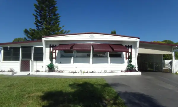 6385 Cypress Lane, Atlantis, FL 33462