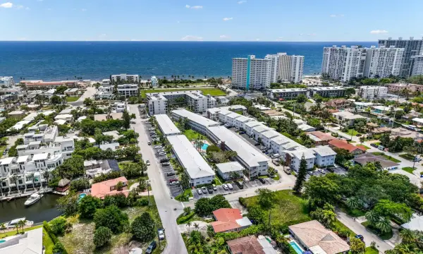 228 Hibiscus Avenue 233, Lauderdale-by-the-sea, FL 33308