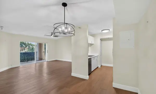 123 Yacht Club Way 307, Hypoluxo, FL 33462