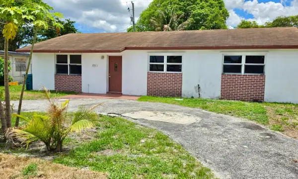 1216 Giller Avenue, Mangonia Park, FL 33407