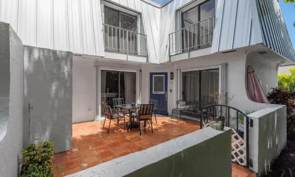 106 Linda Lane 1, Palm Beach Shores, FL 33404