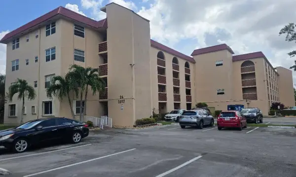 3251 Holiday Springs Boulevard 302, Margate, FL 33063