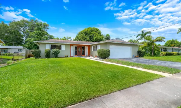 4460 NW 3rd Place, Plantation, FL 33317