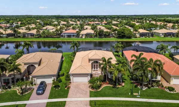 10540 Whitewind Circle, Boynton Beach, FL 33473