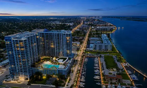 220 Lake Shore Drive 621, Lake Park, FL 33403