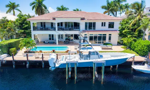 2320 NE 34th Court, Lighthouse Point, FL 33064