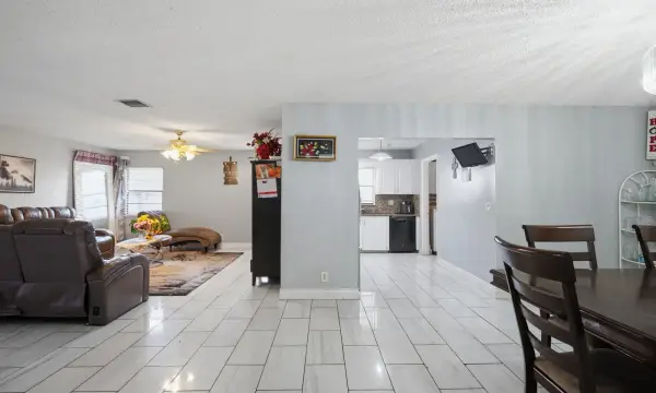 1301 SW 75th Avenue, North Lauderdale, FL 33068