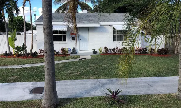 1007 Charles Street, West Palm Beach, FL 33401