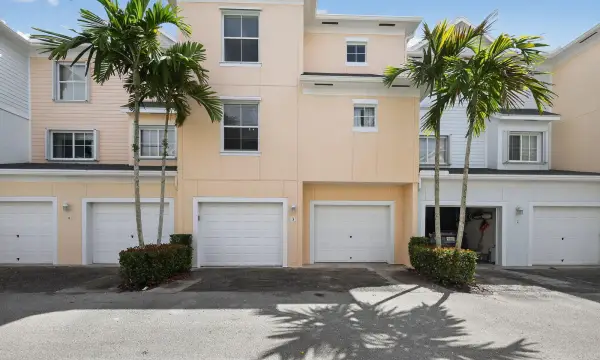 156 Aragon Way, Jupiter, FL 33458