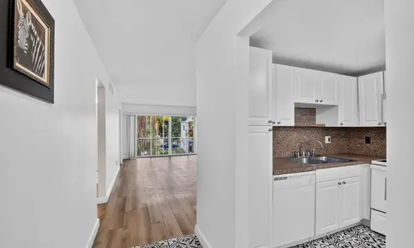 1505 Crescent Circle B24, Lake Park, FL 33403