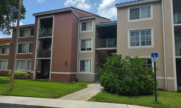 7824 Sonoma Springs Circle 104, Lake Worth, FL 33463
