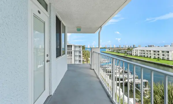 108 Paradise Harbour Boulevard 502, North Palm Beach, FL 33408