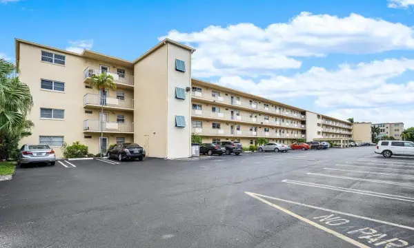 2615 NE 3rd Court 308, Boynton Beach, FL 33435