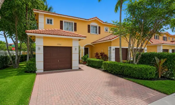 1702 SW 81st Terrace, North Lauderdale, FL 33068