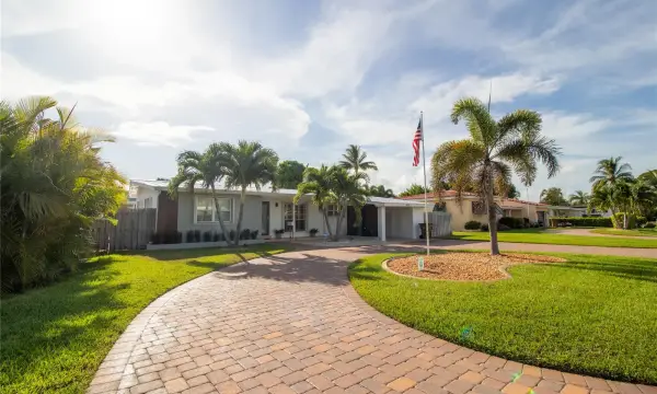 925 SE 14th Avenue, Deerfield Beach, FL 33441