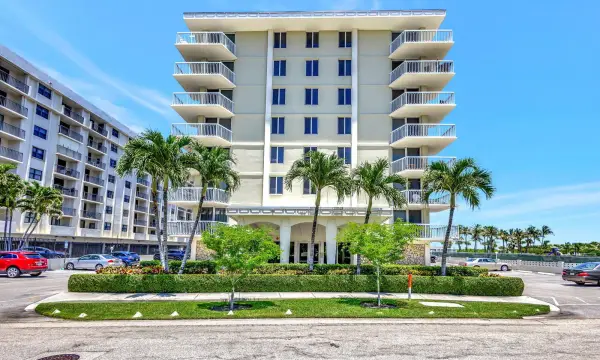 125 S Ocean Avenue 211, Palm Beach Shores, FL 33404