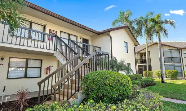 7633 Tahiti Lane 204, Lake Worth, FL 33467