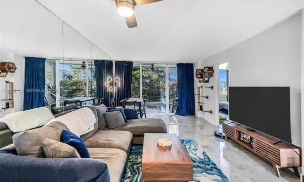 120 Royal Park Drive 4f, Oakland Park, FL 33309