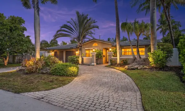 2729 NE 30th Street, Lighthouse Point, FL 33064
