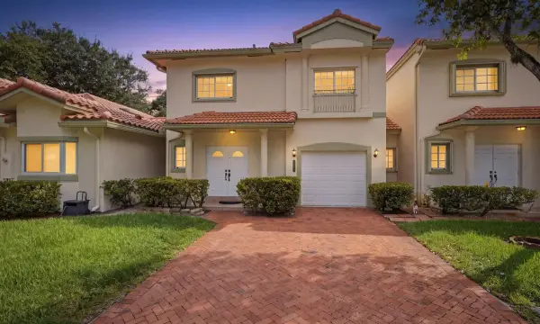 5880 SW 99th Terrace, Cooper City, FL 33328