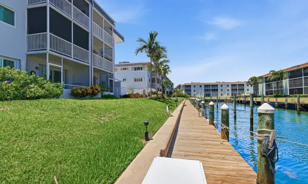 111 Doolen Court 110, North Palm Beach, FL 33408