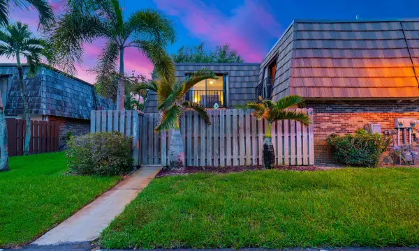 1704 Forest Lakes Circle A, West Palm Beach, FL 33406