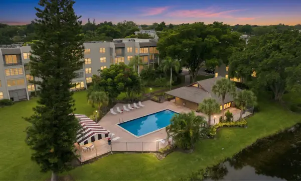 9440 Poinciana Place 314, Davie, FL 33324