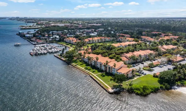131 Yacht Club Way 307, Hypoluxo, FL 33462