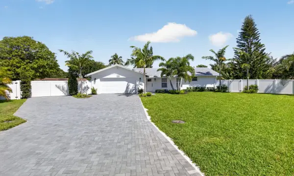 135 SE 28th Court, Boynton Beach, FL 33435