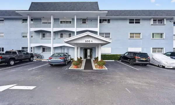 100 Shore Court 311, North Palm Beach, FL 33408