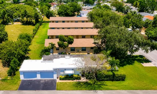 5619 Mckinley, Hollywood, FL 33021