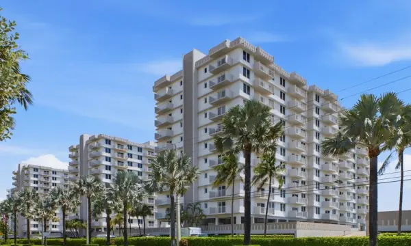 3215 S Ocean Boulevard 911, Highland Beach, FL 33487