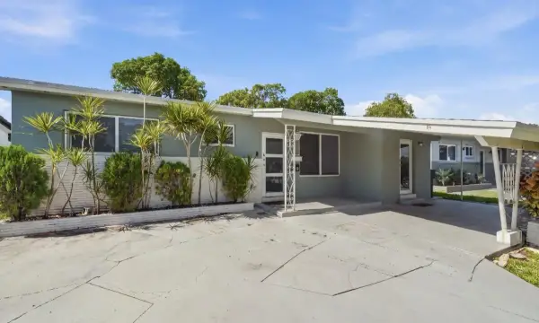 309 SW 7th Court, Hallandale Beach, FL 33009