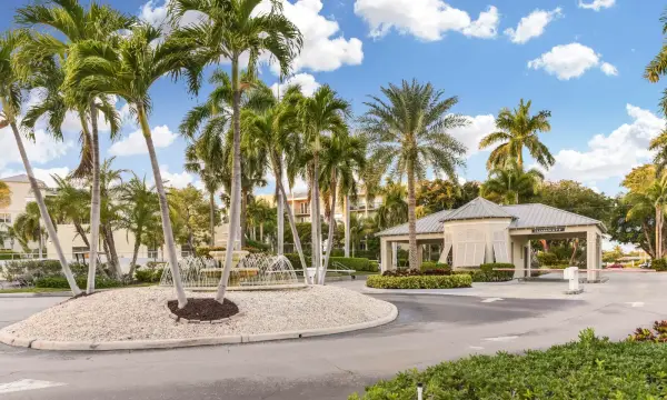 17 Royal Palm Way 105, Boca Raton, FL 33432