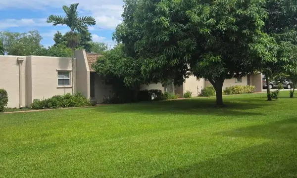 200 Bonnie Boulevard W 131, Palm Springs, FL 33461