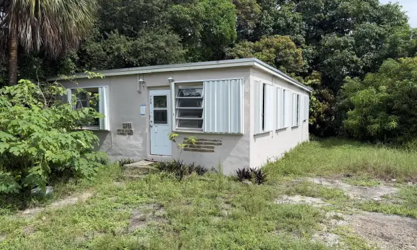 708 SW 7th Terrace, Dania Beach, FL 33004