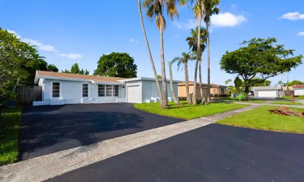 10690 NW 27th Court, Sunrise, FL 33322