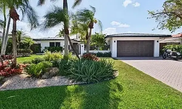2125 NE 17th Terrace, Wilton Manors, FL 33305