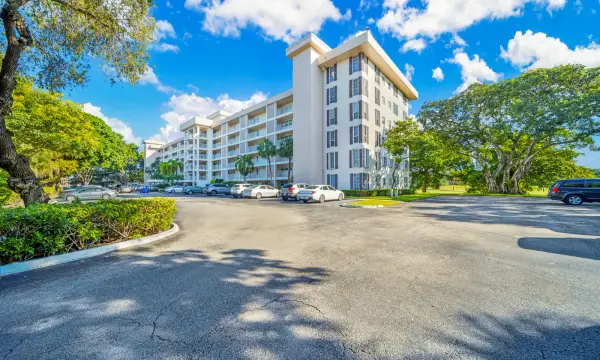 2901 S Palm Aire Drive 609, Pompano Beach, FL 33069