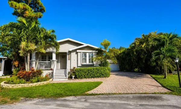 6164 N Ironwood Lane, Atlantis, FL 33462
