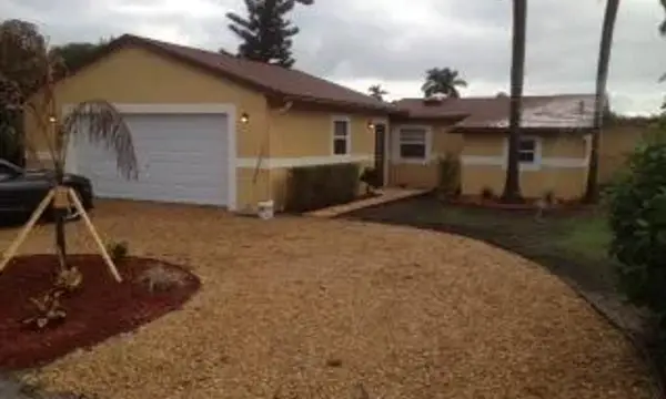3830 Davis Road, Palm Springs, FL 33461