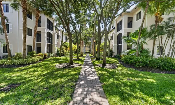 3022 Alcazar Place 301, Palm Beach Gardens, FL 33410