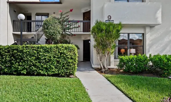 3323 Lucerne Park Drive, Greenacres, FL 33467