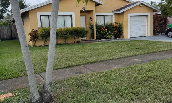 9616 NW 49th Street, Sunrise, FL 33351