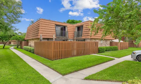 4065 Wimbledon Drive, Cooper City, FL 33026