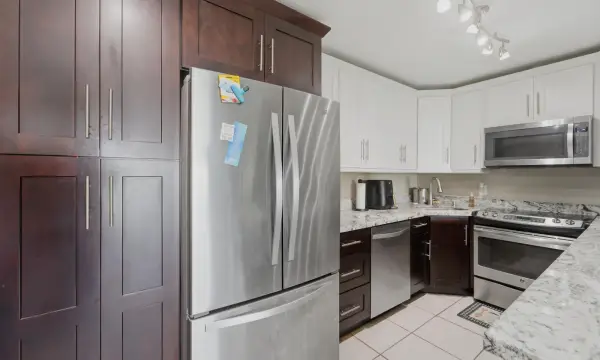 1013 Green Pine Boulevard C2, West Palm Beach, FL 33409